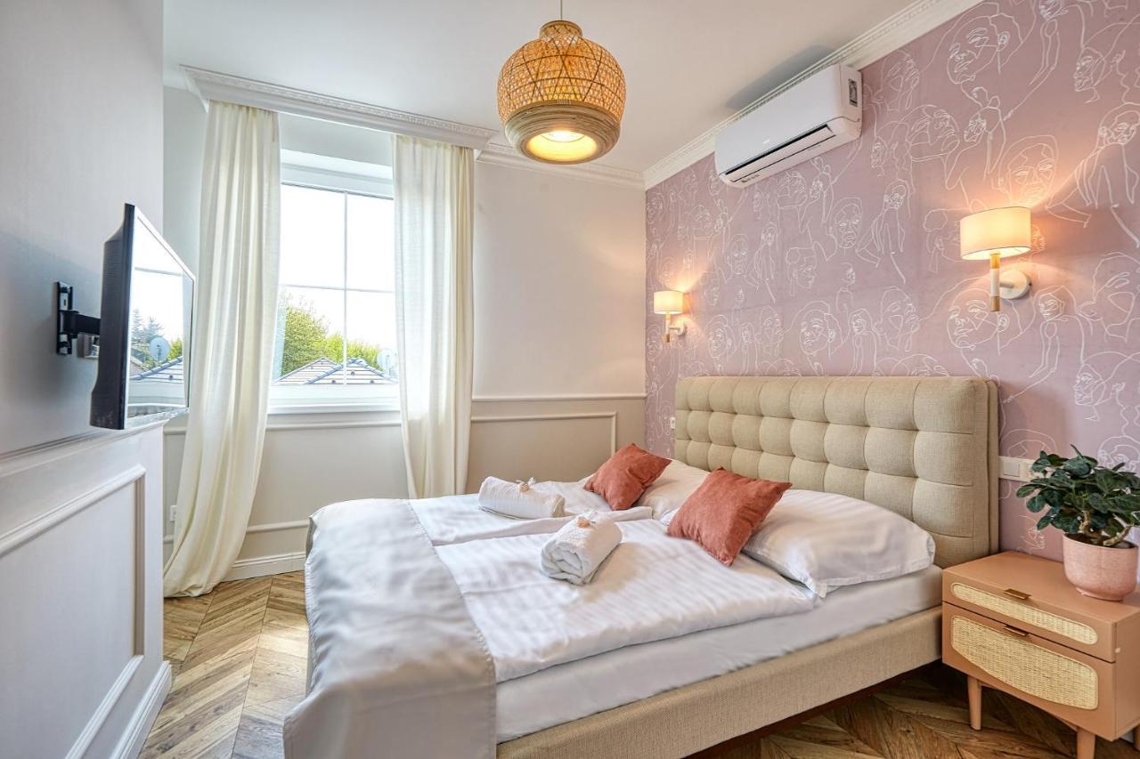 The Doors Luxury Apartment Mosonmagyaróvár 外观 照片