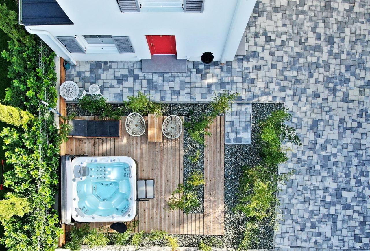 The Doors Luxury Apartment Mosonmagyaróvár 外观 照片