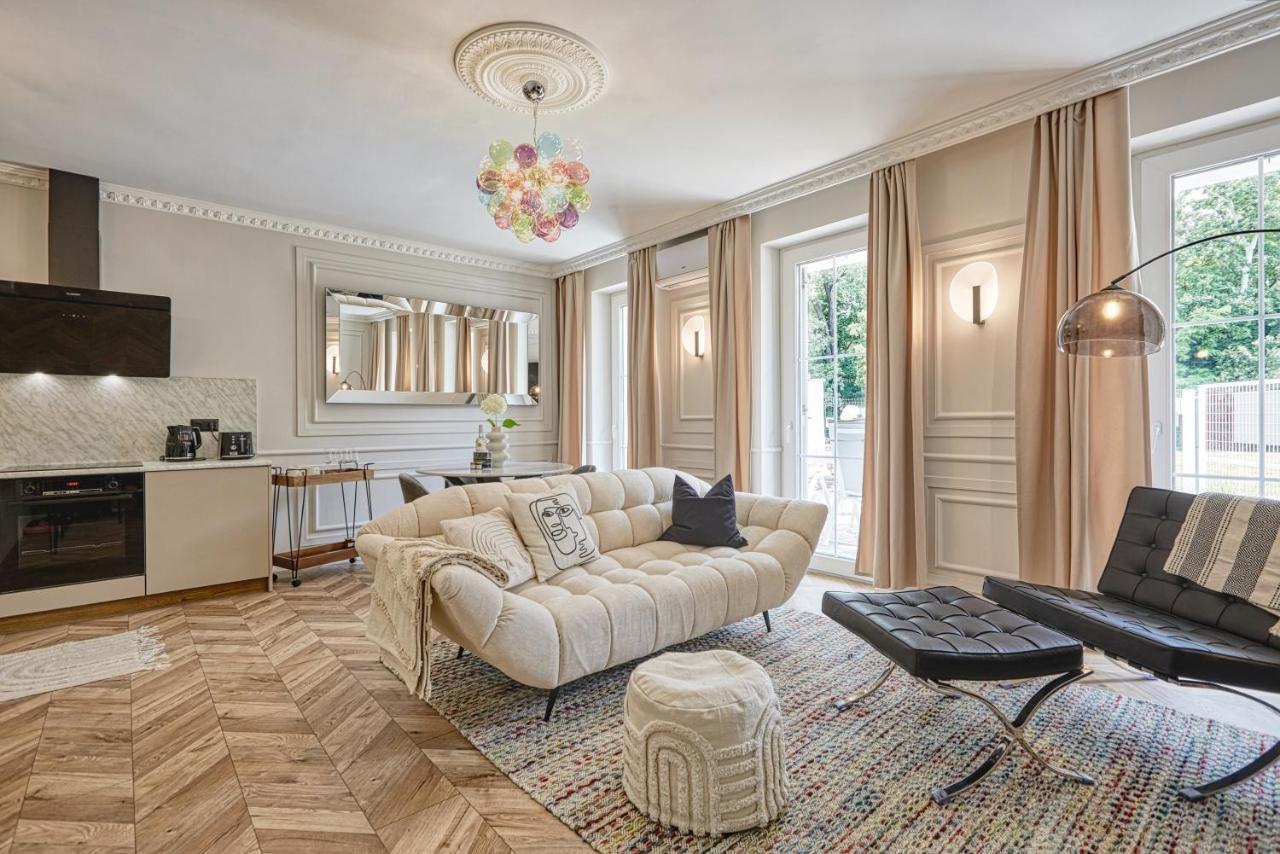 The Doors Luxury Apartment Mosonmagyaróvár 外观 照片