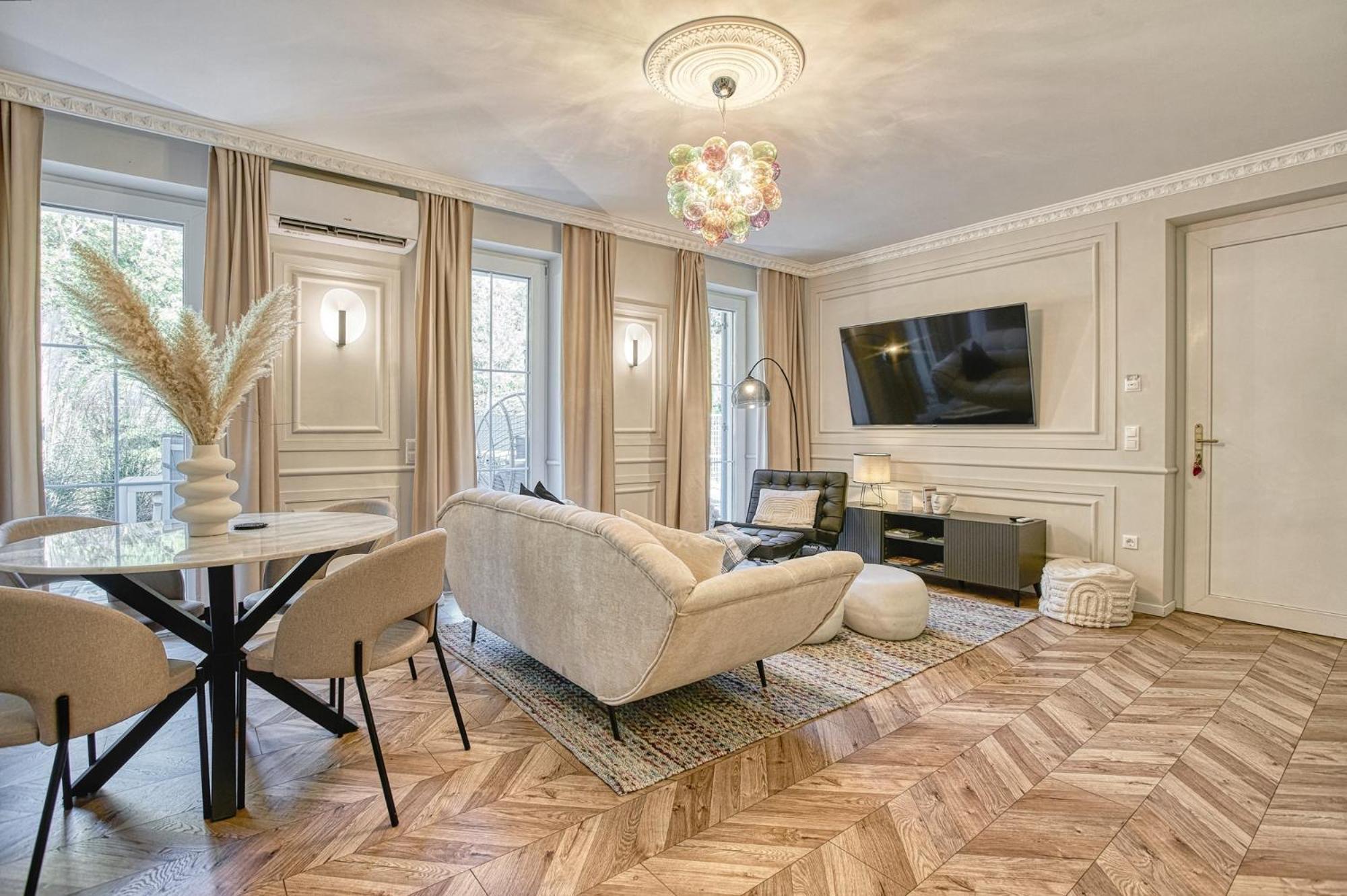 The Doors Luxury Apartment Mosonmagyaróvár 外观 照片