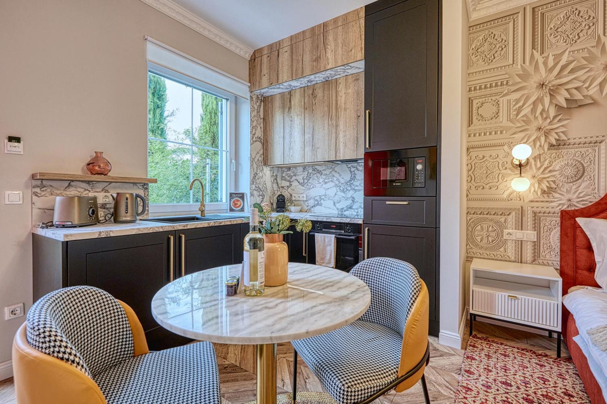 The Doors Luxury Apartment Mosonmagyaróvár 外观 照片