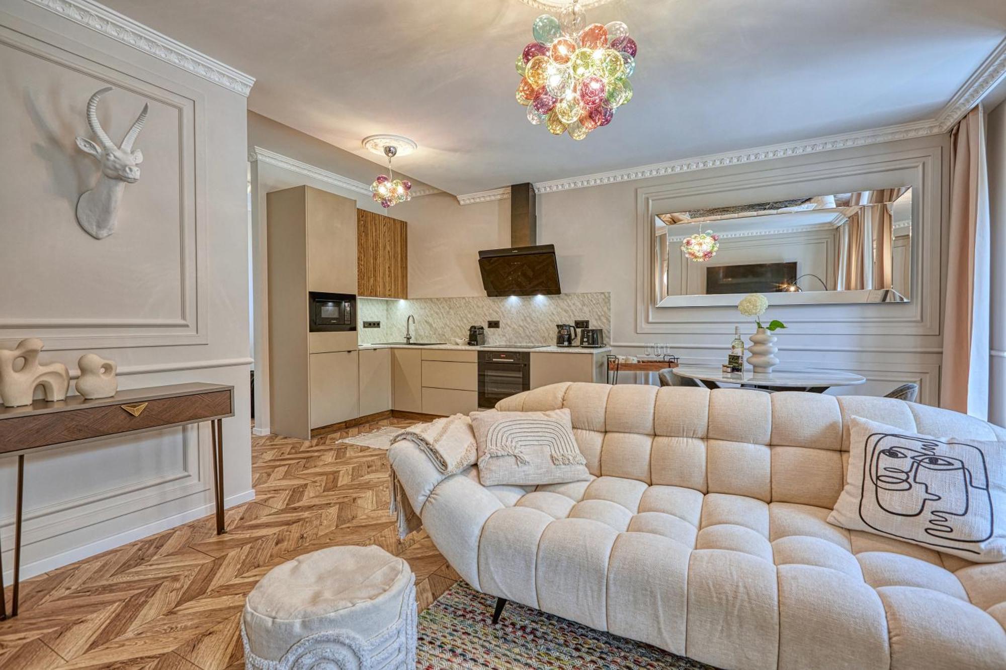 The Doors Luxury Apartment Mosonmagyaróvár 外观 照片